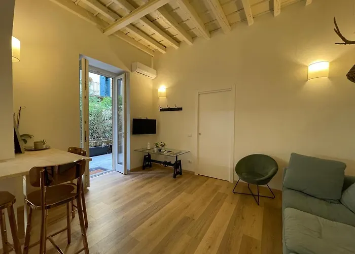 Brera - Centro Modern - Private Courtyard *