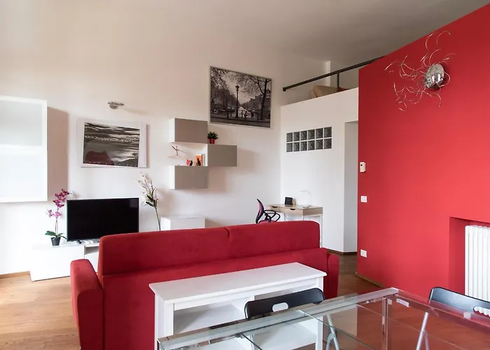 Youhosty - Caviglia 5 밀라노