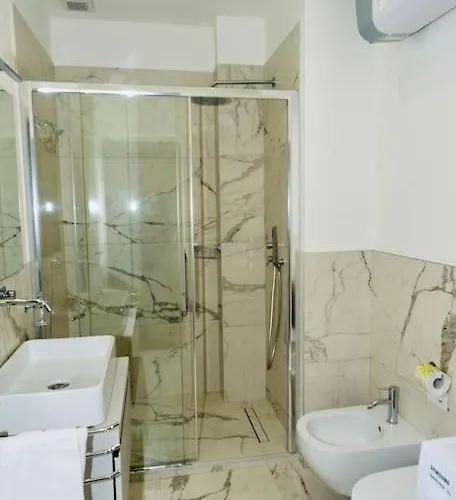 Sky View -porta Nuova- 7 Con Terrazzo * ميلان