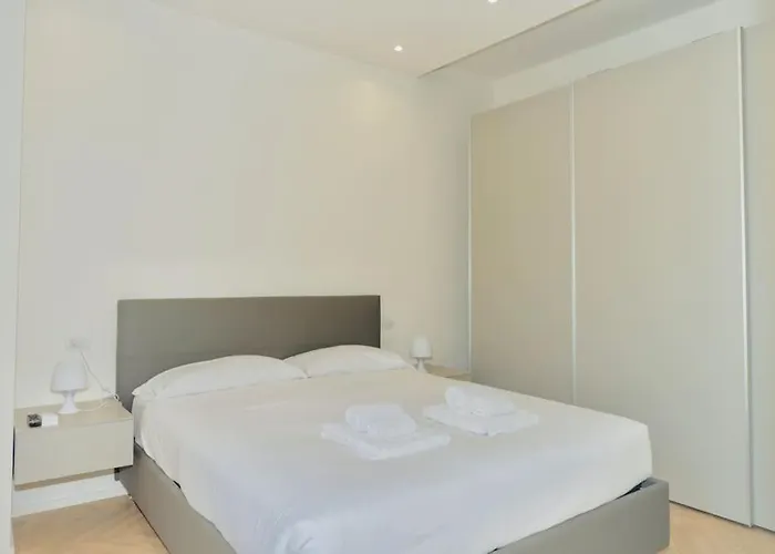 Apartmán Sky View -porta Nuova- 2 Con Balcone