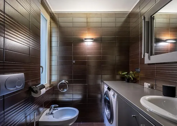 Napoleone's Nest - Elegant And *