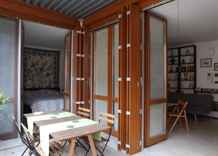 Appartement Terrace Close To Metro Station