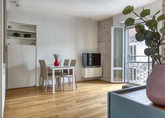 Joivy Fantastic Flat Near Center *