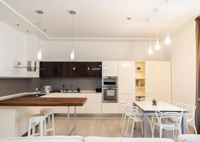 Lägenhet Elegante E Spazioso Quadrilocale In Porta Venezia *