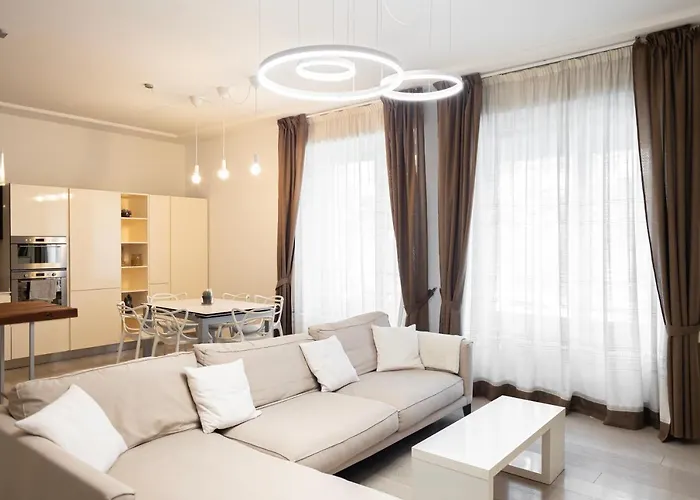 Elegante E Spazioso Quadrilocale In Porta Venezia *