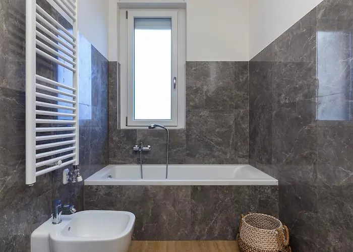 Luxury Near Navigli - Anemoni 5 *