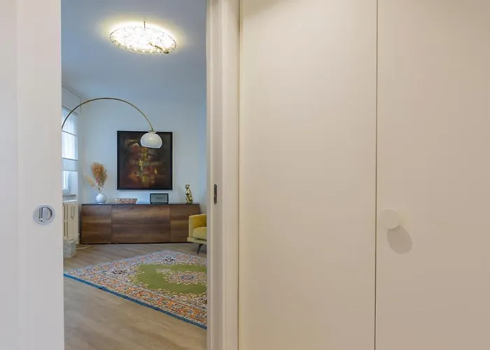 Luxury Near Navigli - Anemoni 5 דירה