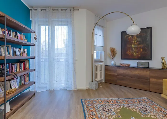 Luxury Near Navigli - Anemoni 5 דירה *
