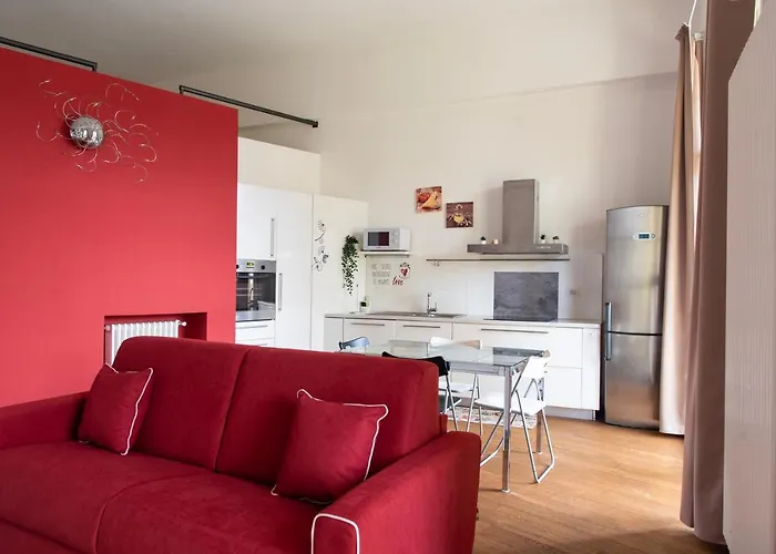 Youhosty - Caviglia 5 밀라노