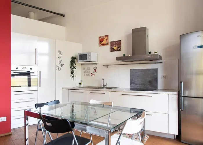 Youhosty - Caviglia 5 밀라노