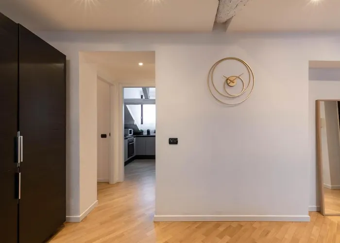 Brera Flat Near Duomo ميلان