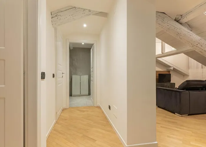 Brera Flat Near Duomo