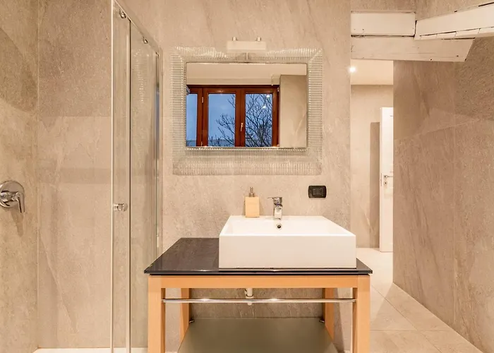 Brera Flat Near Duomo *