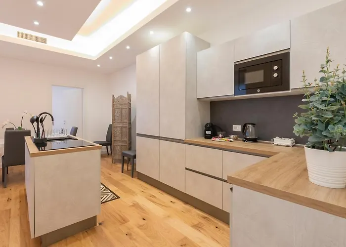 Center - Porta Romana *