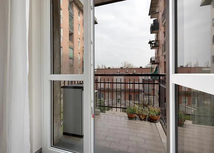 Apartment Guesthost - Dergano Comfy - 250 M Far From M3 Mailand