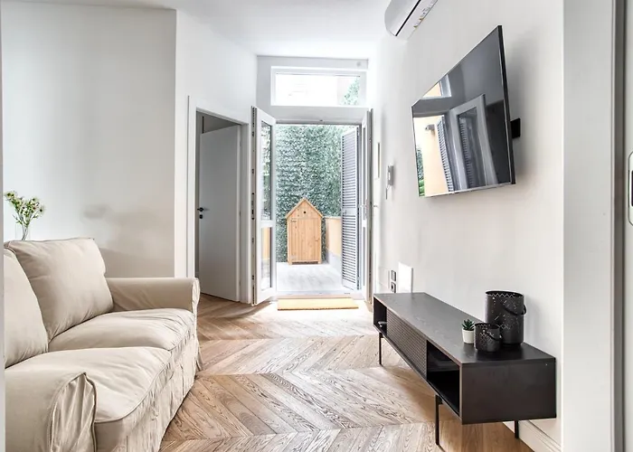 Joivy Stunning Flat With Balcony דירה