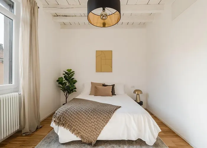 Casa Unica - Stylish & Charming - Navigli I * Milan