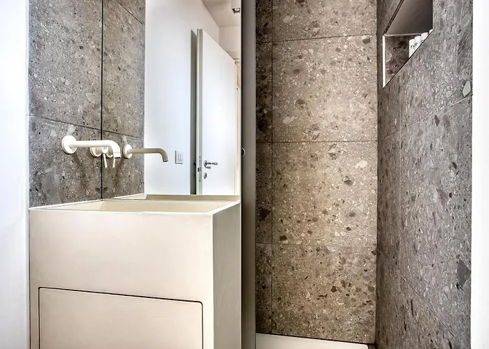 Joivy Fantastic Flat Near Center