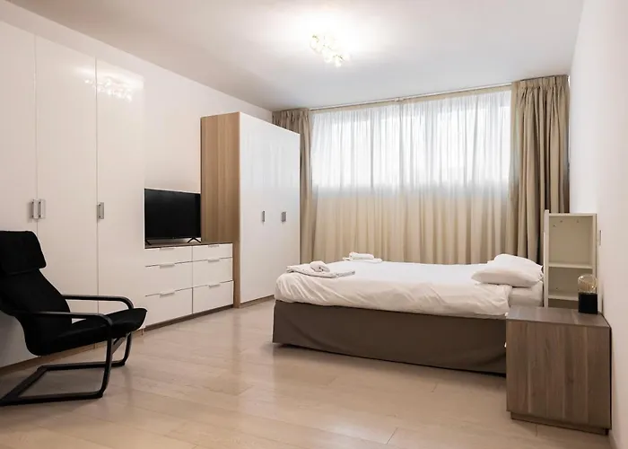 Elegante E Spazioso Quadrilocale In Porta Venezia Milano