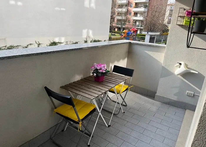 Sulla Metro 3 Gialla Maciachini Милан