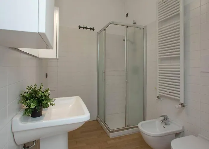 Stazione - Nuovo E Moderno Appartamento. Appartamento Milano