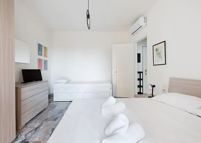 Guesthost - Dergano Comfy - 250 M Far From M3 *