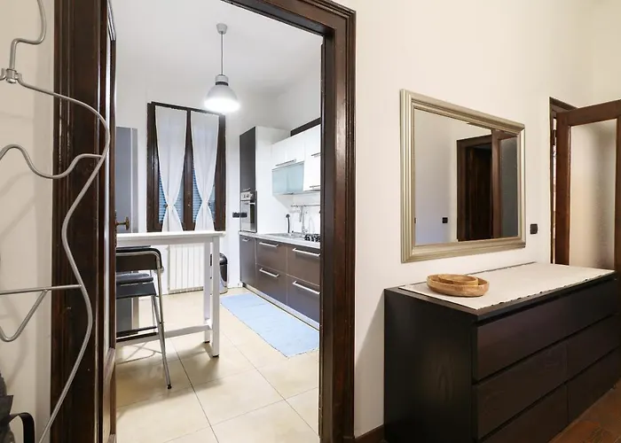 Elegant In Porta Romana - Tiraboschi *