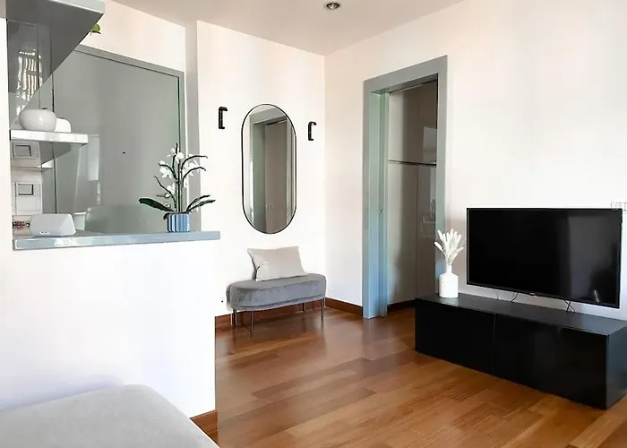 Bright Terrace-garden Apartment *