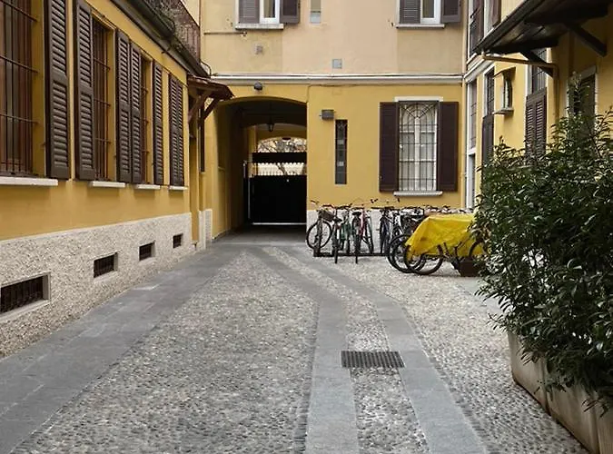 شقة Bilocale Di Design Con Vista In Crocetta Quadronno