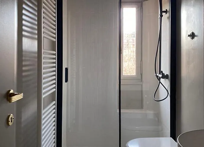 Bilocale Di Design Con Vista In Crocetta Quadronno * ميلان