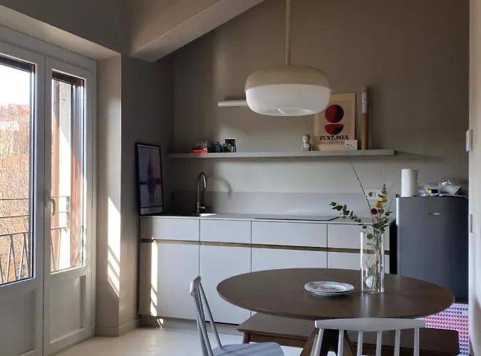 Bilocale Di Design Con Vista In Crocetta Quadronno * ميلان