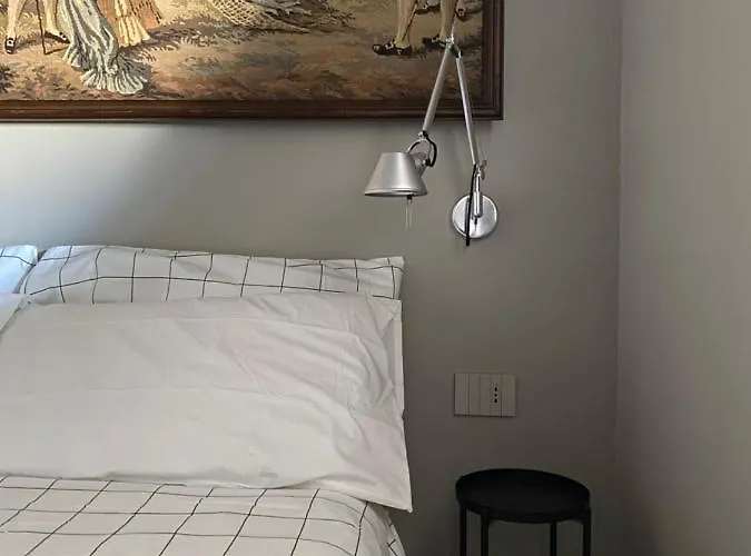 Bilocale Di Design Con Vista In Crocetta Quadronno شقة