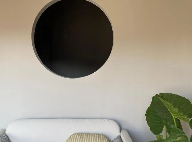 Bilocale Di Design Con Vista In Crocetta Quadronno Milano