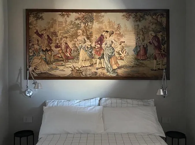 شقة Bilocale Di Design Con Vista In Crocetta Quadronno ميلان