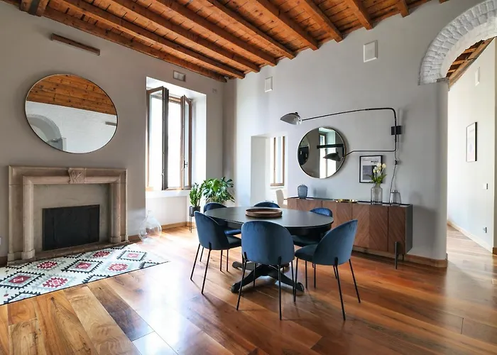La Foppa - Large & Trendy Flat Moscova-brera Apartmán