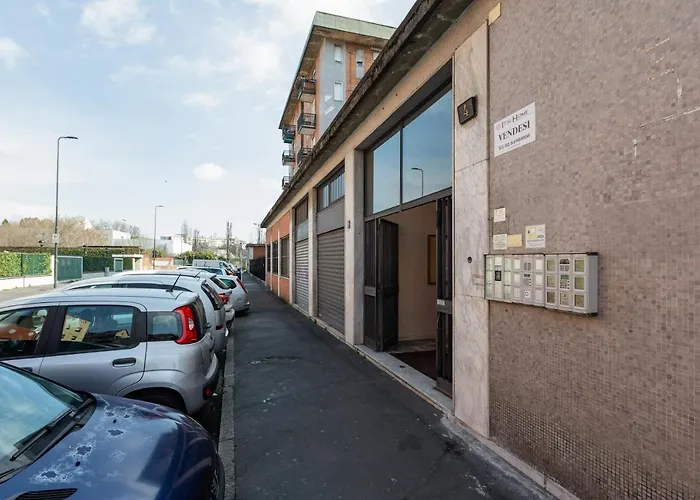 Apartment Guesthost - Dergano Comfy - 250 M Far From M3 Mailand