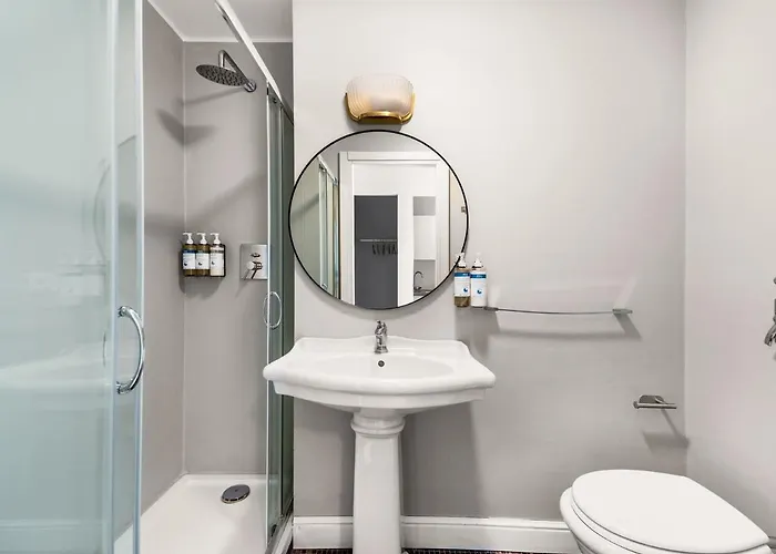 Adore Aparthotel 3*