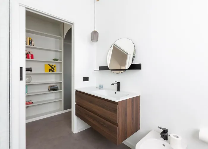 Sant'ambrogio Bright And Stylish Flat *