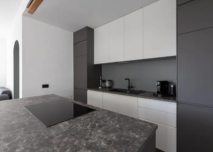 Sant'ambrogio Bright And Stylish Flat