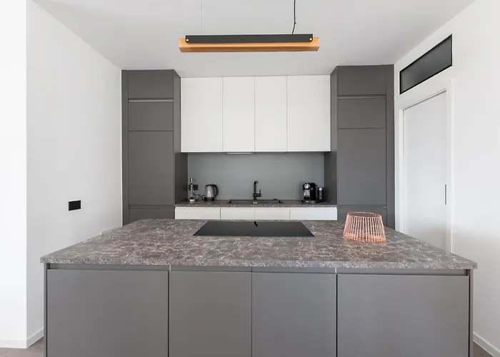 Sant'ambrogio Bright And Stylish Flat *