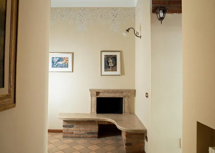 Wonderful Downtown Apartment-hd Netflix, King-size Bed, Two Minutes' Walk From Metro Daire