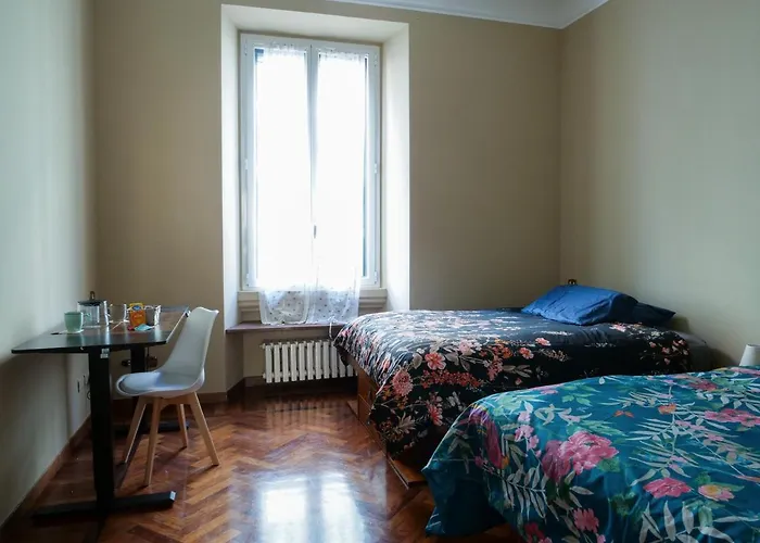 Wonderful Downtown Apartment-hd Netflix, King-size Bed, Two Minutes' Walk From Metro Daire