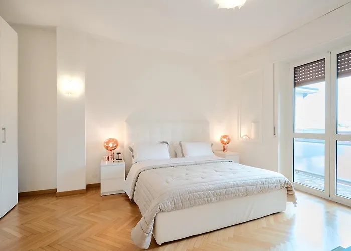 Lux 180sqm Flat - Entire Last Floor *