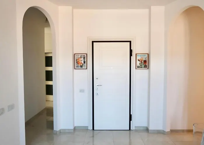 Lux 180sqm Flat - Entire Last Floor