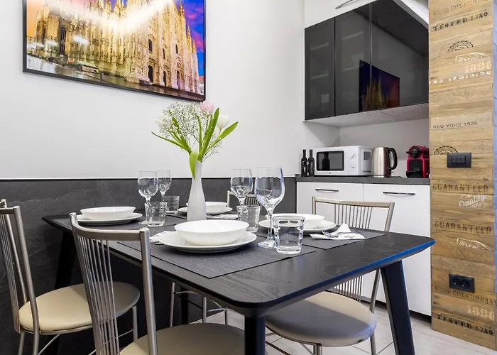 Grazioso Metro Vicinissima Facile Per Arrivare A Duomo Apartment