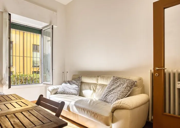 Joivy Adorable 1 Bed Flat Near Centre * מילאנו