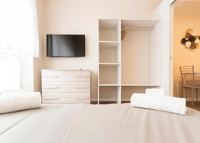 Santa Maria Valle 3 公寓 *