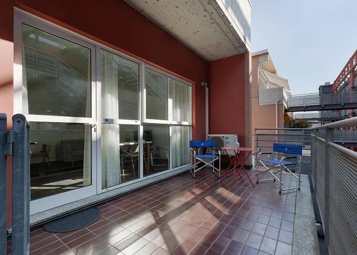 Guesthost - Industrial Design Near M4 Tolstoj * Milano