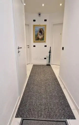 Jolly بيت ضيافة 3*