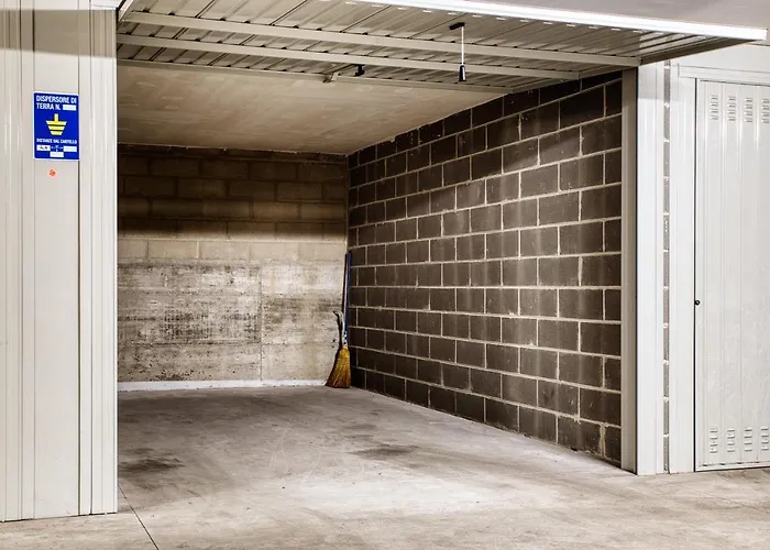 Joivy Charismatic 1-bed Flat With Parking Appartement